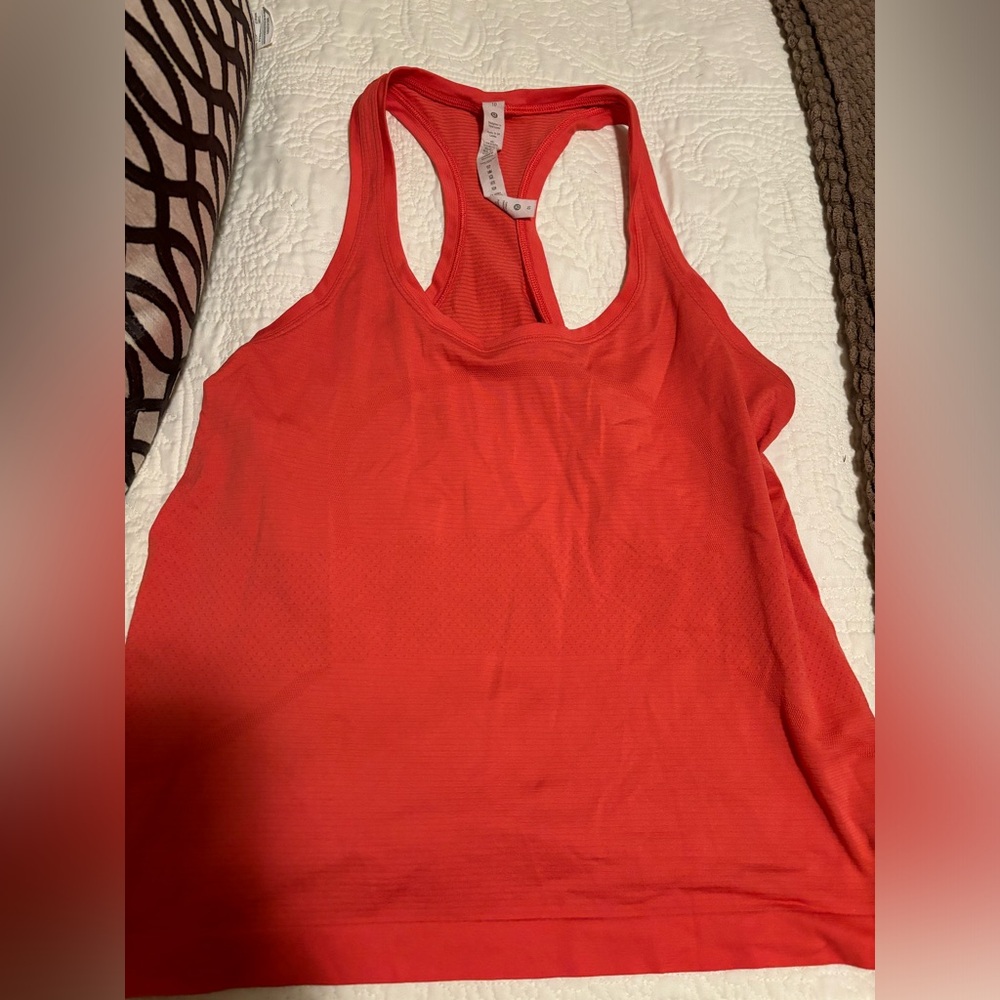 Lululemon Swiftly size 10 coral